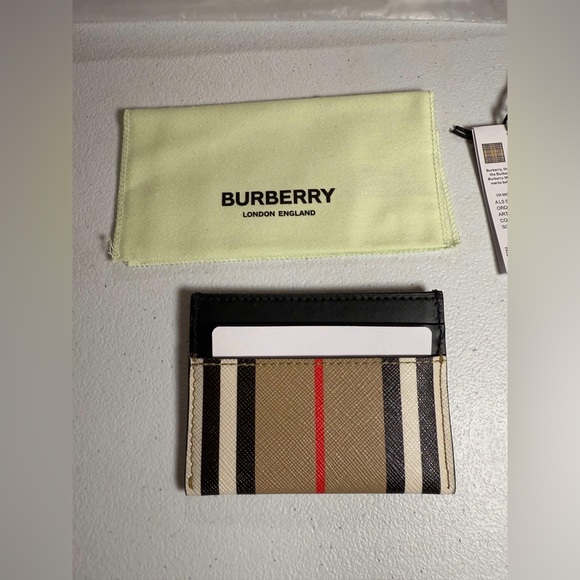 NEW BURBERRY SANDON BEIGE CHECK CANVAS LEATHER LOGO CARD HOLDER CASE WALLET . - Picture 3 of 8